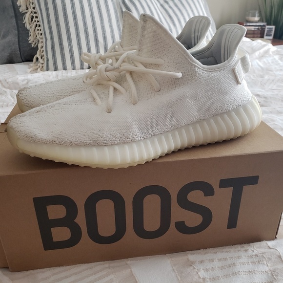 Yeezy Boost 350 V2 Triple White